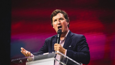Βόμβα από τον Tucker Carlson: «Σταματήστε να πληρώνετε τις πιστωτικές σας κάρτες…»