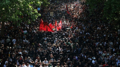 Ποτάμια οργής – Πάνω από 300.000 διαδηλωτές στις πορείες για την εργατική πρωτομαγιά στη Γαλλία