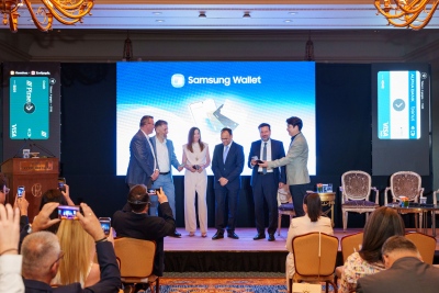 Συνέντευξη τύπου - παρωδία από τη Samsung