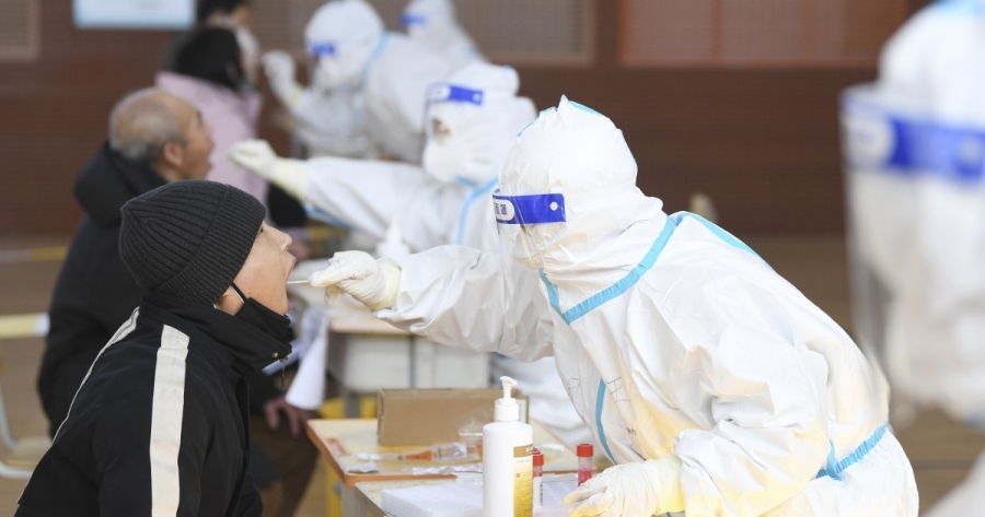 Χάος με τα λάθος τεστ Covid στην Κίνα - Καρτέλ φαρμακευτικών, πλαστογράφηση αποτελεσμάτων και... αέναη πανδημία