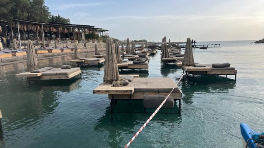 Ρόδος: Λουκέτο στο beach bar στην Αγία Μαρίνα