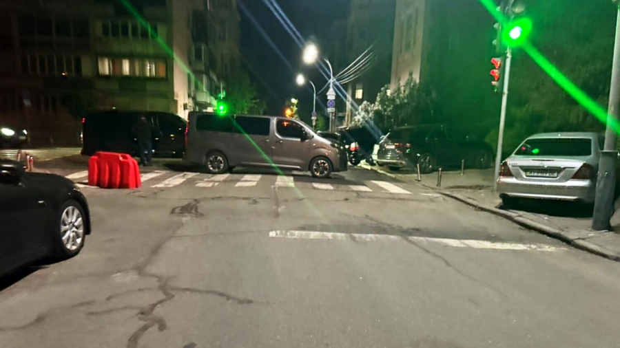 Κάτι περιέργο συμβαίνει στο Κίεβο: Η αστυνομία απέκλεισε πλήρως τη Bankova, όπου στεγάζεται το προεδρικό μέγαρο του Zelensky