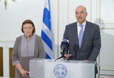 «Καπέλο» η Μενδώνη στον Δένδια για το Μνημείο του Αγνώστου Στρατιώτη