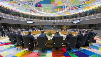 Η Ευρώπη δεν θα επιβάλει τώρα νέες κυρώσεις κατά της Ρωσίας - Σε αντίθεση με τις ΗΠΑ