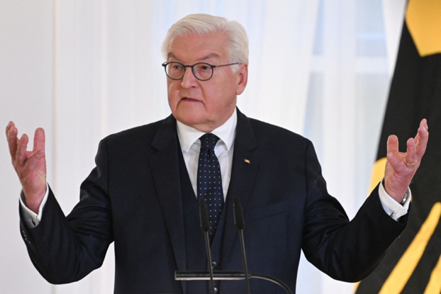 Κατακεραυνώνει την εξωτερική πολιτική των ΗΠΑ ο Steinmeier: «Μην αφήσουμε την παγκόσμια τάξη να μετατραπεί σε λημέρι ληστών»