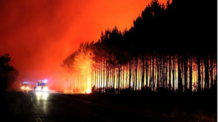 Πύρινος εφιάλτης εκτός ελέγχου σε Γαλλία και Ισπανία - Πάνω από 200.000 πολίτες απομακρύνθηκαν – Επιστρατεύτηκε μεταγωγικό A400M