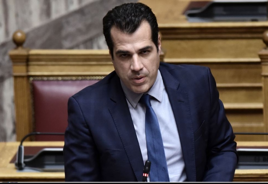 Η δήθεν σκληρή ρητορική Πλεύρη στο μεταναστευτικό δεν κλείνει τις διαρροές της ΝΔ, αντιθέτως τις ανοίγει…