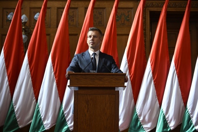 «Πραξικόπημα» στην Ουγγαρία - Ο Orbán καταγγέλλει τον Magyar για αυταρχισμό μετά τη σαρωτική συνταγματική ανατροπή