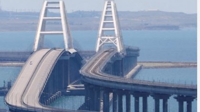 Η κυκλοφορία στη Γέφυρα της Κριμαίας έχει διακοπεί