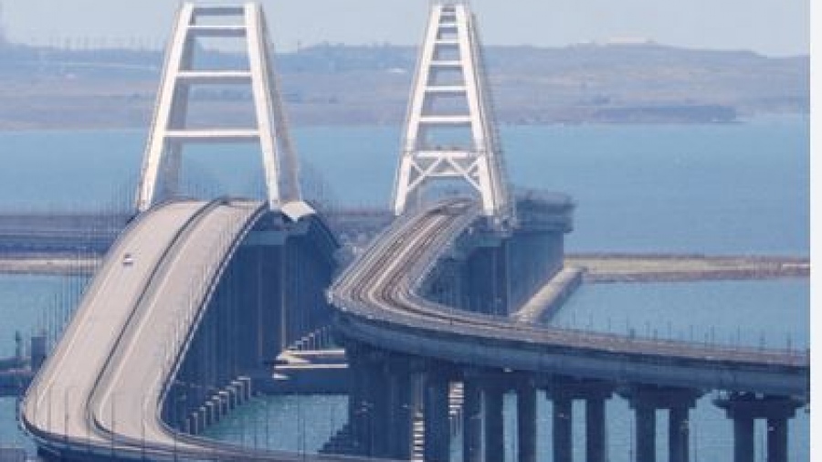 Η κυκλοφορία στη Γέφυρα της Κριμαίας έχει διακοπεί