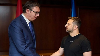 Πισώπλατο χτύπημα από Vucic - Προμηθεύει με όπλα την Ουκρανία μέσω τρίτων χωρών