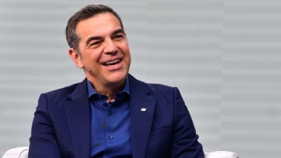 H... πληρωμένη απάντηση Τσίπρα σε Μητσοτάκη: Δεν μπορεί να οδηγήσει ούτε... πατίνι - Έχει παραβιάσει όλους τους κανόνες