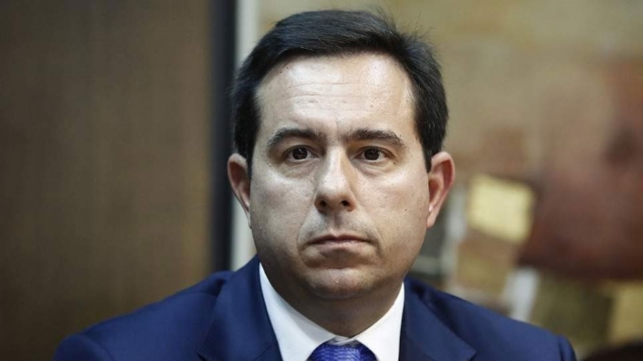 Ποιος βουλευτής είναι έξαλλος με τον Μηταράκη