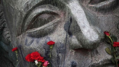 Τριήμερες εκδηλώσεις για την 52η επέτειο του Πολυτεχνείου - Επεισόδια με τραυματισμούς και ζημιές