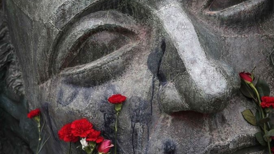 Τριήμερες εκδηλώσεις για την 52η επέτειο του Πολυτεχνείου - Επεισόδια με τραυματισμούς και ζημιές
