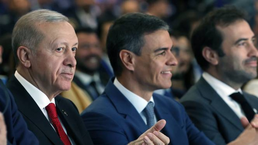 Μας παραδίδει μαθήματα – Αποθέωση Erdogan από Sanchez και Ισπανούς δημοσιογράφους στο Επιχειρηματικό Forum