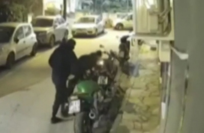 Γυναίκα «έβαλε χέρι» σε ληστές και τους έκανε viral - «Όλα καλά, θεία»