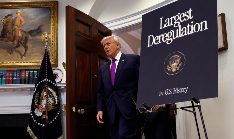 Έγινε πράξη – Ο Trump καταργεί «πράσινους» φόρους 1 τρισ. δολ. και τελειώνει με τη θρησκεία της κλιματικής αλλαγής