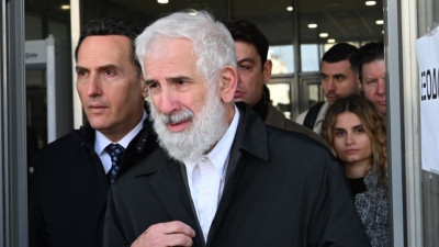Μαλλιά κουβάρια στην δίκη – Αντεπίθεση Φιλιππίδη: Ο Μπιμπίλας είχε καταγγελία για ανήλικο και την έσκισε γιατί ήταν φίλος του