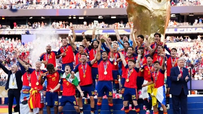 Ούτε σε... πρώην στα social - Η FIFA αφαίρεσε τον Trump από τη φωτογραφία του ισπανικού θριάμβου στο Παγκόσμιο Κύπελλο