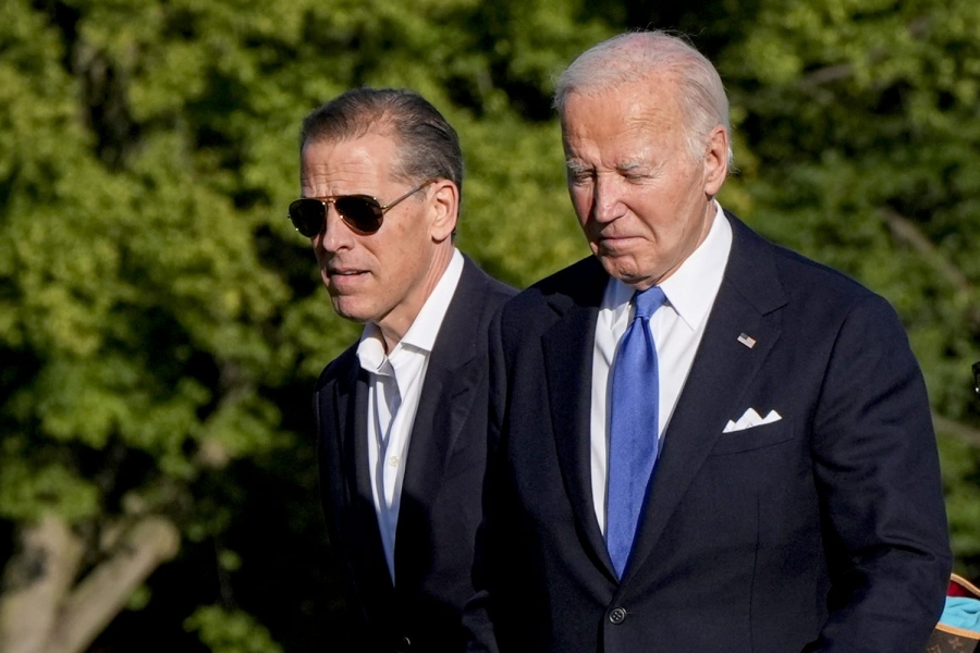 Ξεμπροστιάζεται και πάλι ο Biden - Απίστευτη πρόκληση, απένειμε χάρη στον γιο του Hunter - Trump: Κατάχρηση εξουσίας