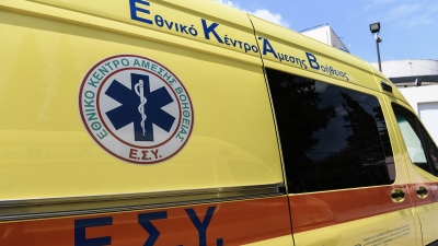 Λεωφορείο συγκρούστηκε με τρόλεϊ στο κέντρο της Αθήνας - Τέσσερις ελαφρά τραυματίες