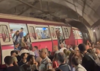 Χάος στην Τουρκία: Εκτροχιάστηκε συρμός στο μετρό μετά από βλάβη - Πολλοί τραυματίες