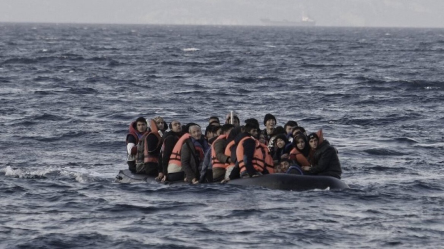 Διάσωση συνολικά 82 αλλοδαπών νοτίως της Γαύδου - Η λέμβος τους έπλεε ακυβέρνητη