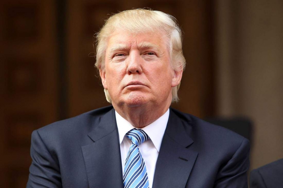 O Trump τρολάρει τον Biden: Δεν προσβλήθηκε από covid αλλά από άνοια, θα καταλήξει σε οίκο ευγηρίας