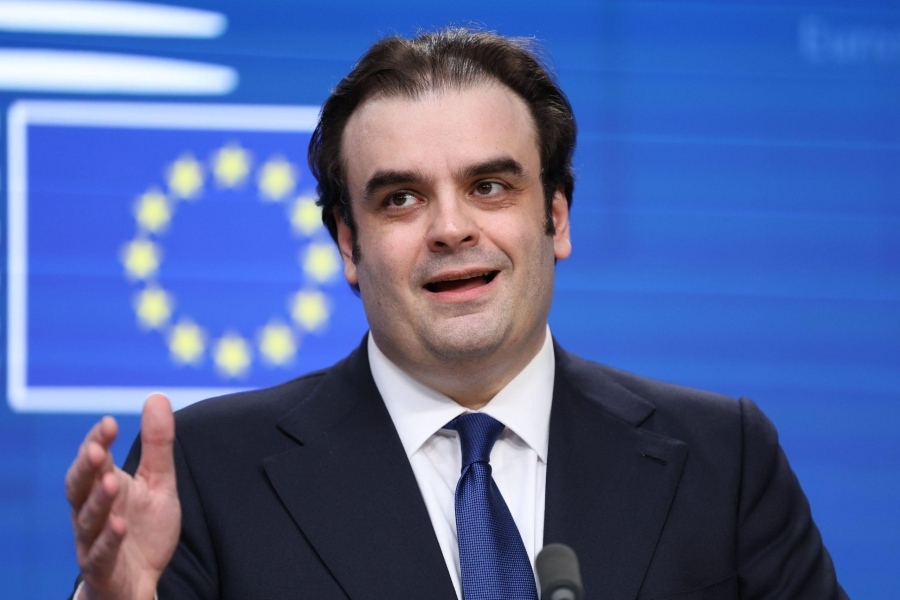 Ο Πιερρακάκης… έσωσε την γαλάζια Κ.Ο. – Αντί για γκρίνια, όλοι πανηγύριζαν για τη νίκη στην ηγεσία του Eurogroup