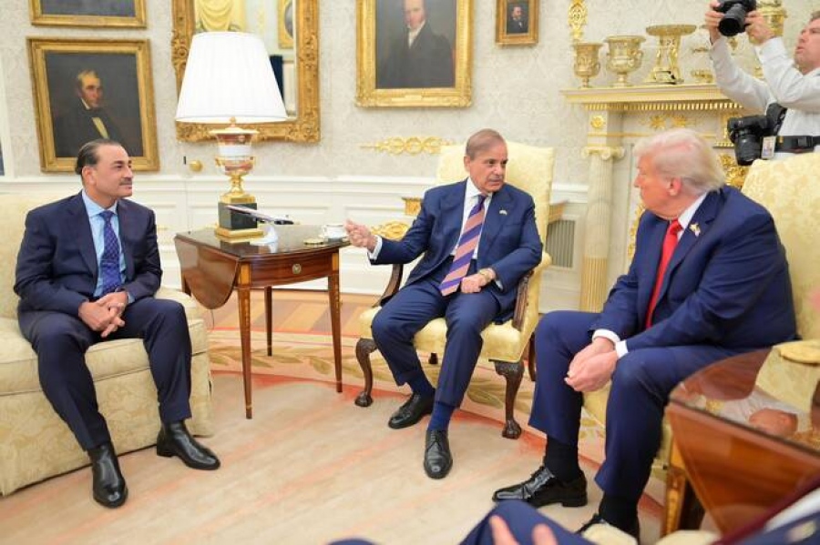 Κρίσιμη επικοινωνία Munir (Πακιστάν) με Trump πριν τις κυρώσεις ΗΠΑ κατά Ιράν