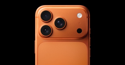 Ο... πικραμένος Zelensky εμφανίστηκε με το νέο iPhone 17 Pro ενώ ο λαός του σφαγιάζεται - Η photo που τον πρόδωσε