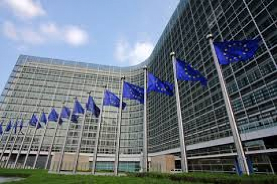 Η ΕΕ καταδικάζει τον αδιάκριτο βομβαρδισμό περιοχών αμάχων στην ανατολική Ουκρανία και ανησυχεί για «στημένα γεγονότα»