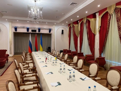 Χαμηλές προσδοκίες για τις πρώτες συνομιλίες Ρωσίας – Ουκρανίας μετά την εισβολή