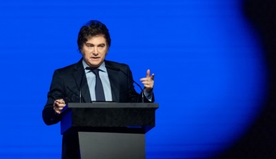 «Επαναστατική γυμναστική» από Milei: Να τελειώνουμε με την αριστερά, τον σοσιαλισμό και τα καρτέλ – Δεξιό δίκτυο με Trump και Meloni