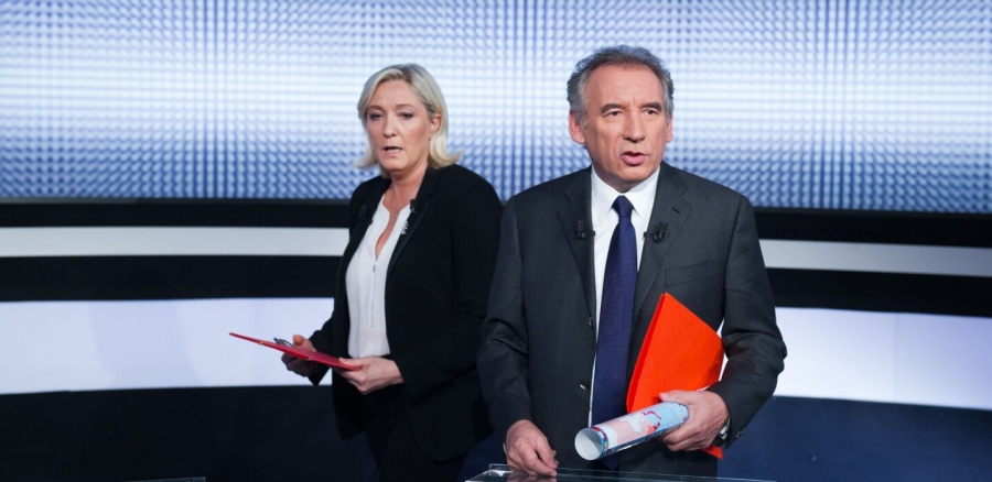 «Όπλισε» η Marine Le Pen – Θα «ρίξει» τον Bayrou αν δεν αλλάξει τον προϋπολογισμό