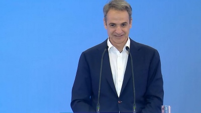 Μηνύματα Μητσοτάκη προς πάσα κατεύθυνση: Η ΝΔ σχεδιάζει το ελπιδοφόρο 2030, «ήρεμα νερά» σημαίνουν ελεύθερα νερά