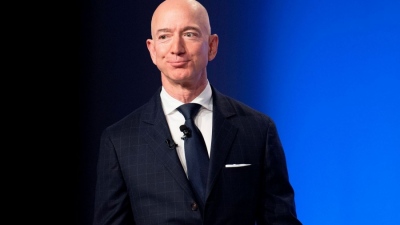 Ο βασιλιάς της Amazon «χτυπά» τη Liverpool - Ο Jeff Bezos ετοιμάζει εξαγορά μεριδίου του ποδοσφαιρικού συλλόγου