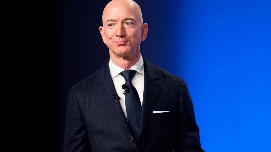 Ο βασιλιάς της Amazon «χτυπά» τη Liverpool - Ο Jeff Bezos ετοιμάζει εξαγορά μεριδίου του ποδοσφαιρικού συλλόγου