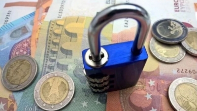 Ακατάσχετος λογαριασμός για οφειλές έναντι Δημοσίου - Τι ισχύει και τι θα αλλάξει από το Φθινόπωρο