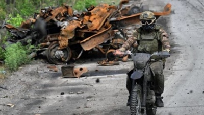 Ρωσική μηχανοκίνητη επίθεση στην Petropavlivka στο Kupyansk με 10 οχήματα, πήραν την Shyikivka ανατολικά της Borova