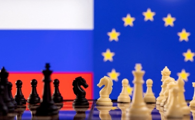 Strategic Culture: Για να εδραιωθεί η ειρήνη στην Ουκρανία, η στάση της ΕΕ απέναντι στη Ρωσία πρέπει να αλλάξει