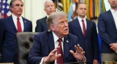 Axios: Ο Trump έδωσε εντολή παύσης επιθέσεων στο Ιράν στις 24/7 για να διαπραγματευθεί μέσω Ομάν για το Hormuz