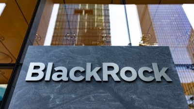 Αλλαγές στο χαρτοφυλάκιο της BlackRock: Πουλά «junk» ομόλογα της Ευρώπης και αγοράζει... από ΗΠΑ