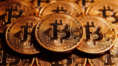 «Μαύρα σύννεφα» πάνω από το Bitcoin - Ο φόβος του πληθωρισμού απειλεί να το «στείλει» στα 64.000 δολάρια