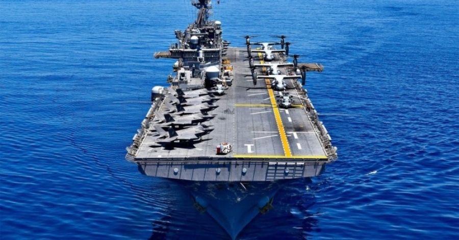 Τρόμος στις ΗΠΑ: Εσπευσμένη φυγή USS Tripoli από την Κίνα στο Ιράν – Προδομένοι οι σύμμαχοι, πανηγυρίζει το Πεκίνο