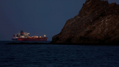 Όμηρος του Ιράν το πετρέλαιο - Επιλεκτικό άνοιγμα του Hormuz για την Ινδία