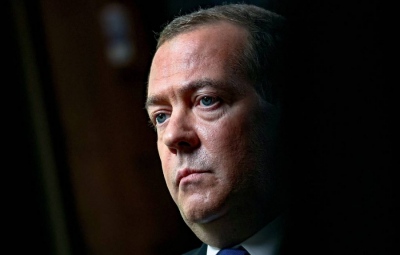 Απασφάλισε ο Medvedev: Ψείρα με τύφο ο Zelensky, κοριτσάκι ο Merz