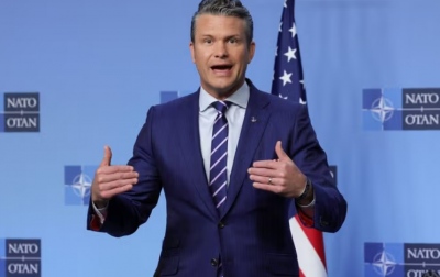 Παραλήρημα Hegseth: Το πλήγμα του Ισραήλ στη Βηρυτό δεν θα  εκτροχιάσει τη συμφωνία με Ιράν, αλλά… και με το όπλο παρά πόδας