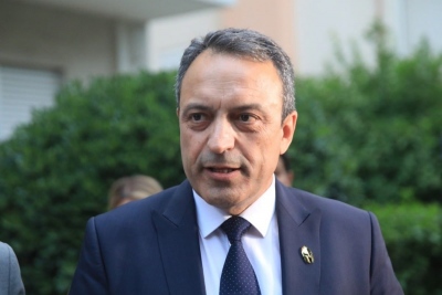 Κοινοβουλευτικά παράξενα: O πρόεδρος που κατήγγειλε τον εαυτό του και έθεσε εκτός νόμου το ίδιο του το κόμμα